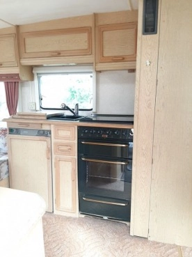                         Przyczepa Kempingowa ABBEY GTS 216, z panelem słonecznym. Zarejestrowana - zdjęcie 9
                        