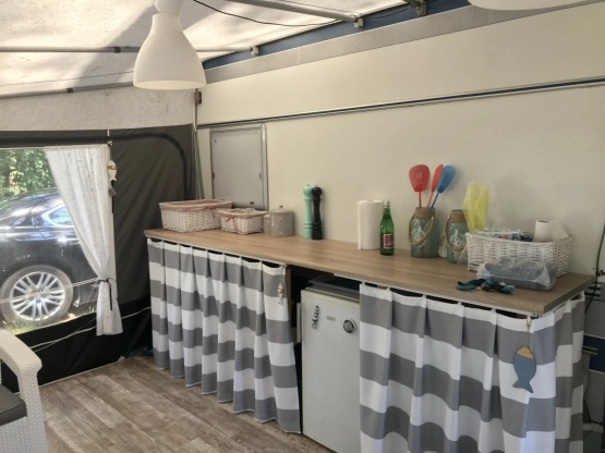                         Sprzedam przyczepę fendt - zdjęcie 2
                        