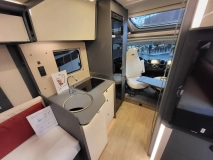                         Laika Kosmo L 105 - Półintegra 4-osobowa / Długość: 599 cm / Duża lodówka / Automat / Dealer LAIKA - Keller Kamp - zdjęcie 8
                        