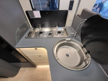                         Laika Kosmo L 319 - Półintegra 4-osobowa / Automat / 699 cm / Zimowy / Dealer Laika - Keller Kamp  - zdjęcie 12
                        