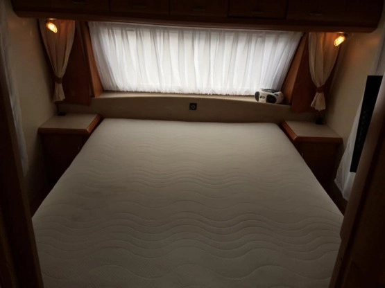                         Przyczepa kempingowa Hobby VIP Collection 2008 r. - zdjęcie 6
                        