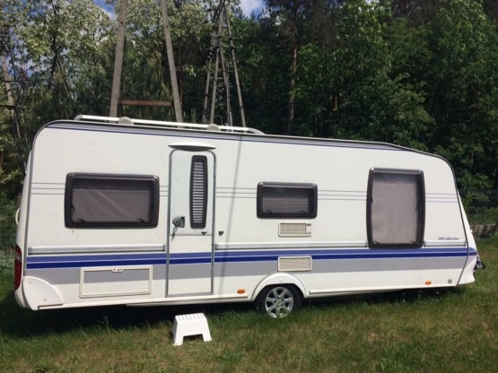                         Przyczepa kempingowa Hobby VIP Collection 2008 r. - zdjęcie 9
                        