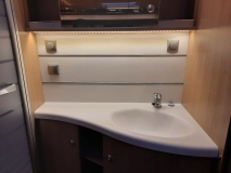                         PRZYCZEPA FENDT BIJOU CHROME 465 MOVER KLIMATYZACJA MARKIZA FOTOWOLTAIKA PRYWATNY WŁAŚCICIEL - zdjęcie 13
                        