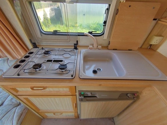                         SPRZEDAM Przyczepę Crown Regent - zdjęcie 2
                        