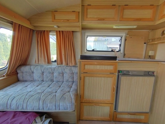                         SPRZEDAM Przyczepę Crown Regent - zdjęcie 4
                        