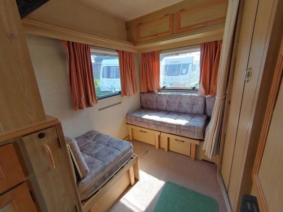                         SPRZEDAM Przyczepę Crown Regent - zdjęcie 5
                        