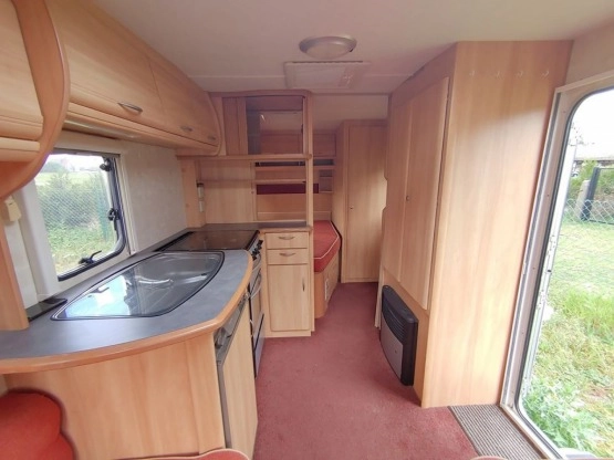                         Przyczepa z 2 sypialniami Sterling Europa 450-4 - zdjęcie 13
                        