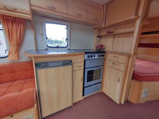                         Przyczepa z 2 sypialniami Sterling Europa 450-4 - zdjęcie 15
                        