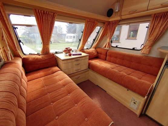                         Przyczepa z 2 sypialniami Sterling Europa 450-4 - zdjęcie 2
                        