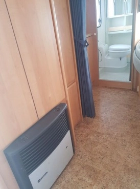                         Przyczepa Burstner Ventana 500TS, dł. 5,5 m, dmc 1500 kg + mover + przedsionek + instalacja 12 V - zdjęcie 16
                        