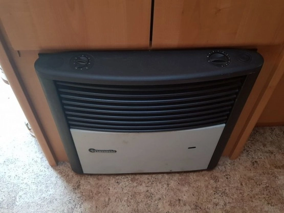                         Przyczepa Burstner Ventana 500TS, dł. 5,5 m, dmc 1500 kg + mover + przedsionek + instalacja 12 V - zdjęcie 21
                        