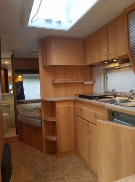                         Przyczepa Burstner Ventana 500TS, dł. 5,5 m, dmc 1500 kg + mover + przedsionek + instalacja 12 V - zdjęcie 23
                        