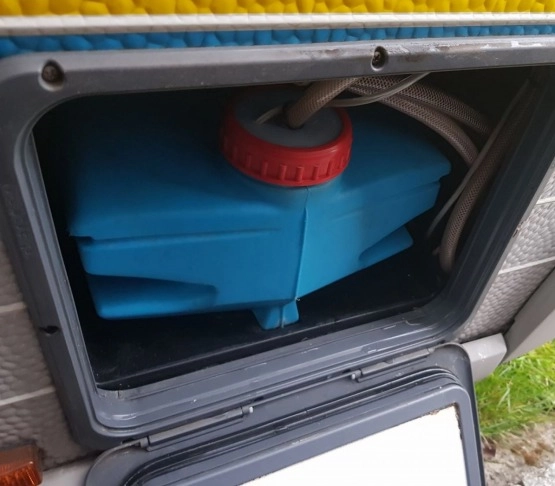                         Przyczepa Burstner Ventana 500TS, dł. 5,5 m, dmc 1500 kg + mover + przedsionek + instalacja 12 V - zdjęcie 24
                        