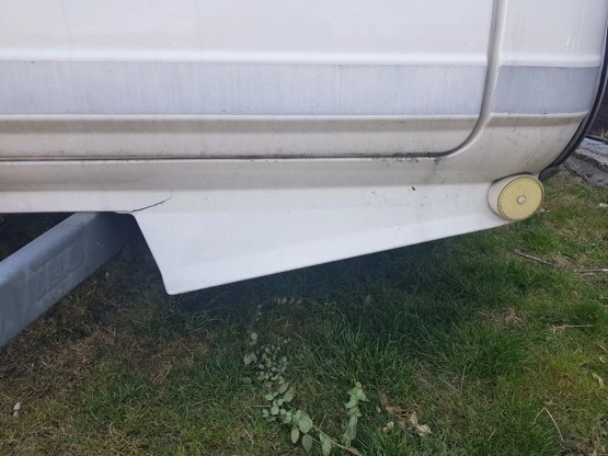                         Przyczepa Burstner Ventana 500TS, dł. 5,5 m, dmc 1500 kg + mover + przedsionek + instalacja 12 V - zdjęcie 25
                        