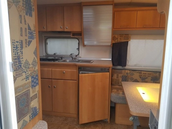                         Przyczepa Burstner Ventana 500TS, dł. 5,5 m, dmc 1500 kg + mover + przedsionek + instalacja 12 V - zdjęcie 3
                        