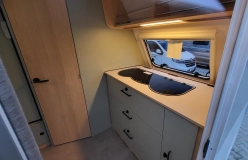                         LMC Style 400 F Model 2025 / DMC 1300 kg / 2-osobowa / Duża lodówka - zdjęcie 12
                        