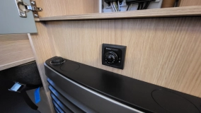                         LMC Style 400 F Model 2025 / DMC 1300 kg / 2-osobowa / Duża lodówka - zdjęcie 21
                        