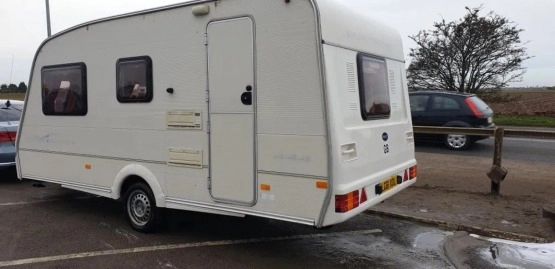                         Przyczepa kempingowa 4 osobowa z przedsionkiem - zdjęcie 1
                        