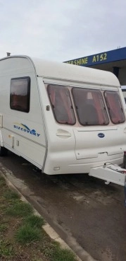                         Przyczepa kempingowa 4 osobowa z przedsionkiem - zdjęcie 2
                        