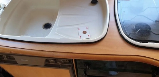                         Przyczepa kempingowa 4 osobowa z przedsionkiem - zdjęcie 7
                        