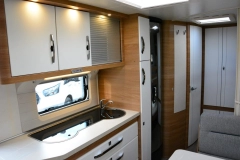                         Przyczepa Kempingowa HOBBY De Luxe 545 KMF - zdjęcie 17
                        