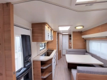                         Przyczepa Kempingowa HOBBY De Luxe 545 KMF - zdjęcie 7
                        