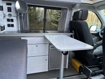                         Volkswagen T6 z profesjonalną zabudową kempingową - zdjęcie 19
                        