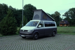                         Volkswagen T6 z profesjonalną zabudową kempingową - zdjęcie 11
                        