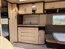                         Przyczepa kempingowa Hobby Prestige 650 WFU 2013 + przedsionek Isabella - zdjęcie 7
                        