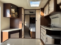                         Przyczepa kempingowa Hobby Prestige 650 WFU 2013 + przedsionek Isabella - zdjęcie 6
                        