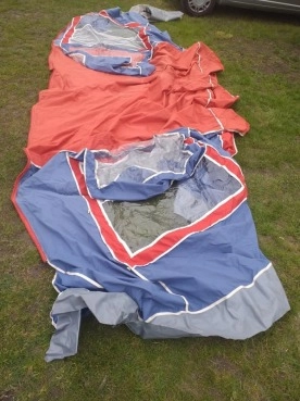                         SPRZEDAM KOMPLETNY PRZEDSIONEK DO NIEWIADÓW N126. STAN BDB. - zdjęcie 3
                        