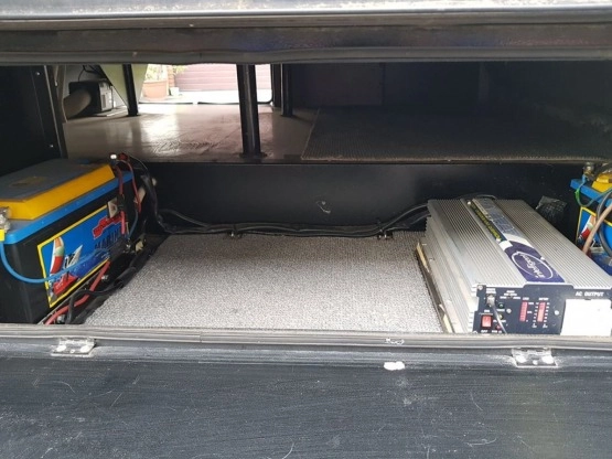                         Sprzedam Laika Kreos 3005 na Iveco Daily 35c18. Duży kamper niezależny od mediów. Wersja zimowa - zdjęcie 7
                        