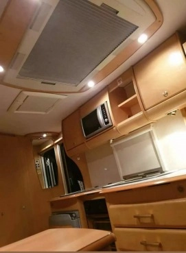                         Bailey Pageant Series 5 Champagne 2006 - zdjęcie 4
                        