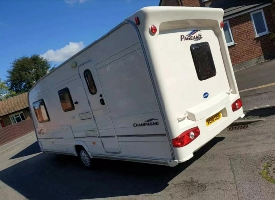                         Bailey Pageant Series 5 Champagne 2006 - zdjęcie 7
                        