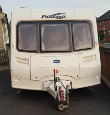                         Bailey Pageant Series 5 Champagne 2006 - zdjęcie 9
                        