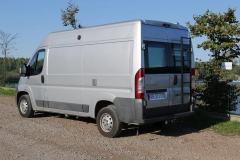                         Kampervan zbudowany na bazie Peugeota Boxera - zdjęcie 18
                        