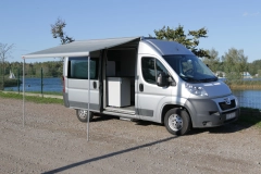                         Kampervan zbudowany na bazie Peugeota Boxera - zdjęcie 16
                        