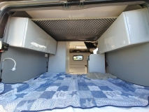                         Kampervan zbudowany na bazie Peugeota Boxera - zdjęcie 10
                        