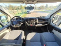                         Kampervan zbudowany na bazie Peugeota Boxera - zdjęcie 4
                        