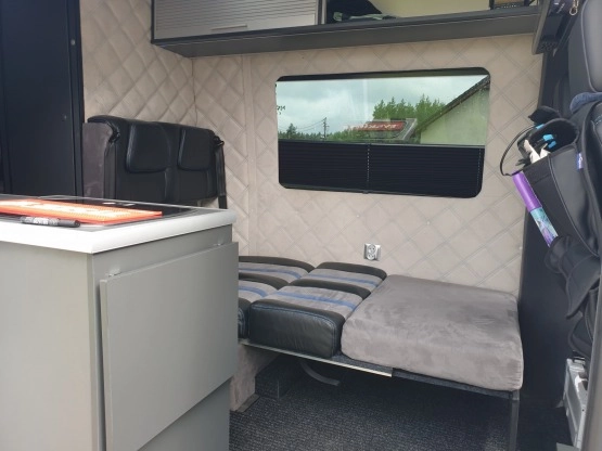                         Mercedes-Benz Sprinter 313 CDI Kamper - zdjęcie 15
                        