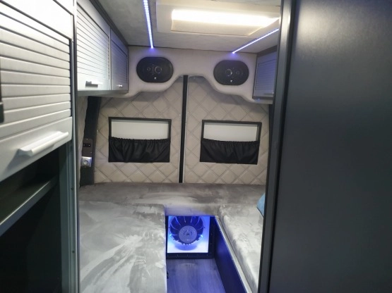                         Mercedes-Benz Sprinter 313 CDI Kamper - zdjęcie 6
                        