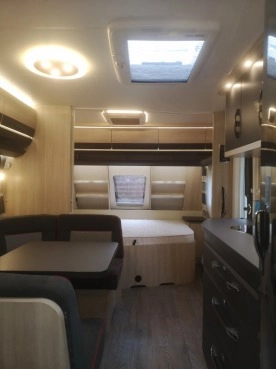                         Wynajem Przyczepa kempingowa Hobby 545 KMF de luxe 2019 rok. - zdjęcie 11
                        