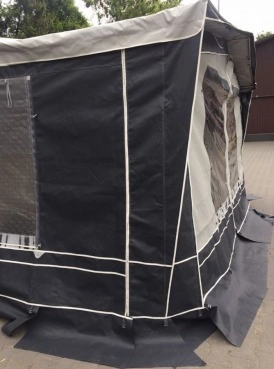                         Przyczepa campingowa BURSTNER 3911 - zdjęcie 15
                        