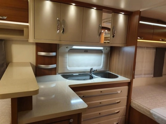                         Hobby Premium 560 CFE, 2013 r. - zdjęcie 24
                        