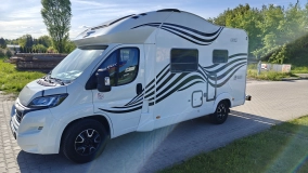                         Kamper Bürstner Lyseo TD 594 Harmony Line Limited - 2019 rok - zdjęcie 2
                        