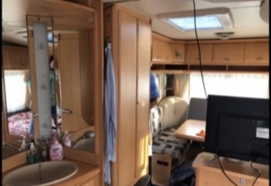                         Hobby 460, napęd, 2007 - nowa buda, zadbana, jak nowa!! - zdjęcie 12
                        