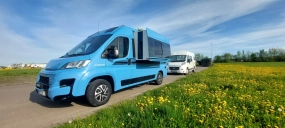                         Kampervan z wysuwaną ścianą  slide out  - zdjęcie 8
                        