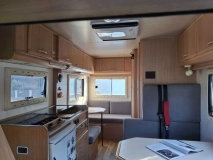                         Kamper Adria Peugeot J5 2.5D, przestronna zabudowa - zdjęcie 2
                        