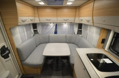                         Dethleffs Camper 470 FR - zdjęcie 8
                        