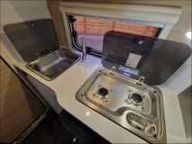                         2024 Trigano Freestyle Mini 290 Caravan – Kompaktowa, lekka i praktyczna przyczepa kempingowa dla 2–3 osób - zdjęcie 9
                        